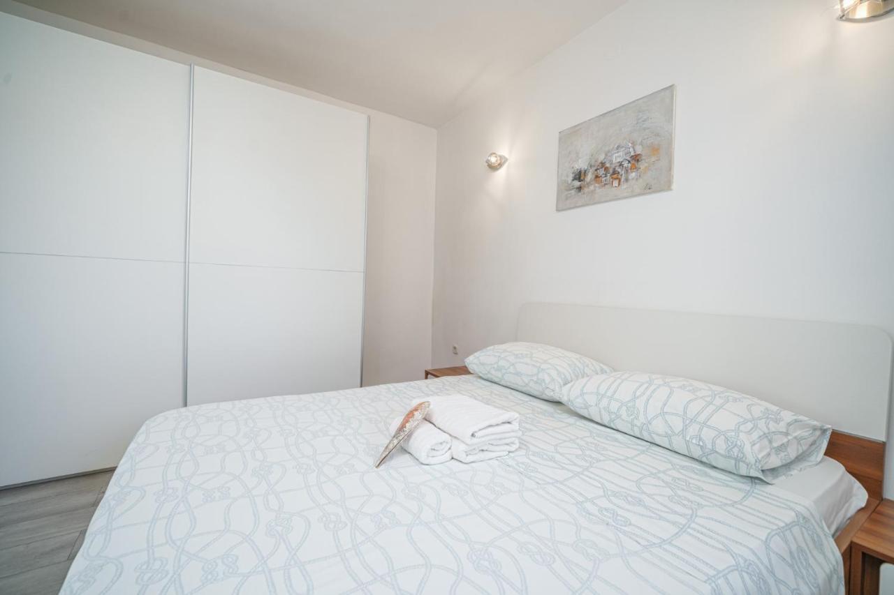 Apartmani Gabriella โวดีเซ ภายนอก รูปภาพ