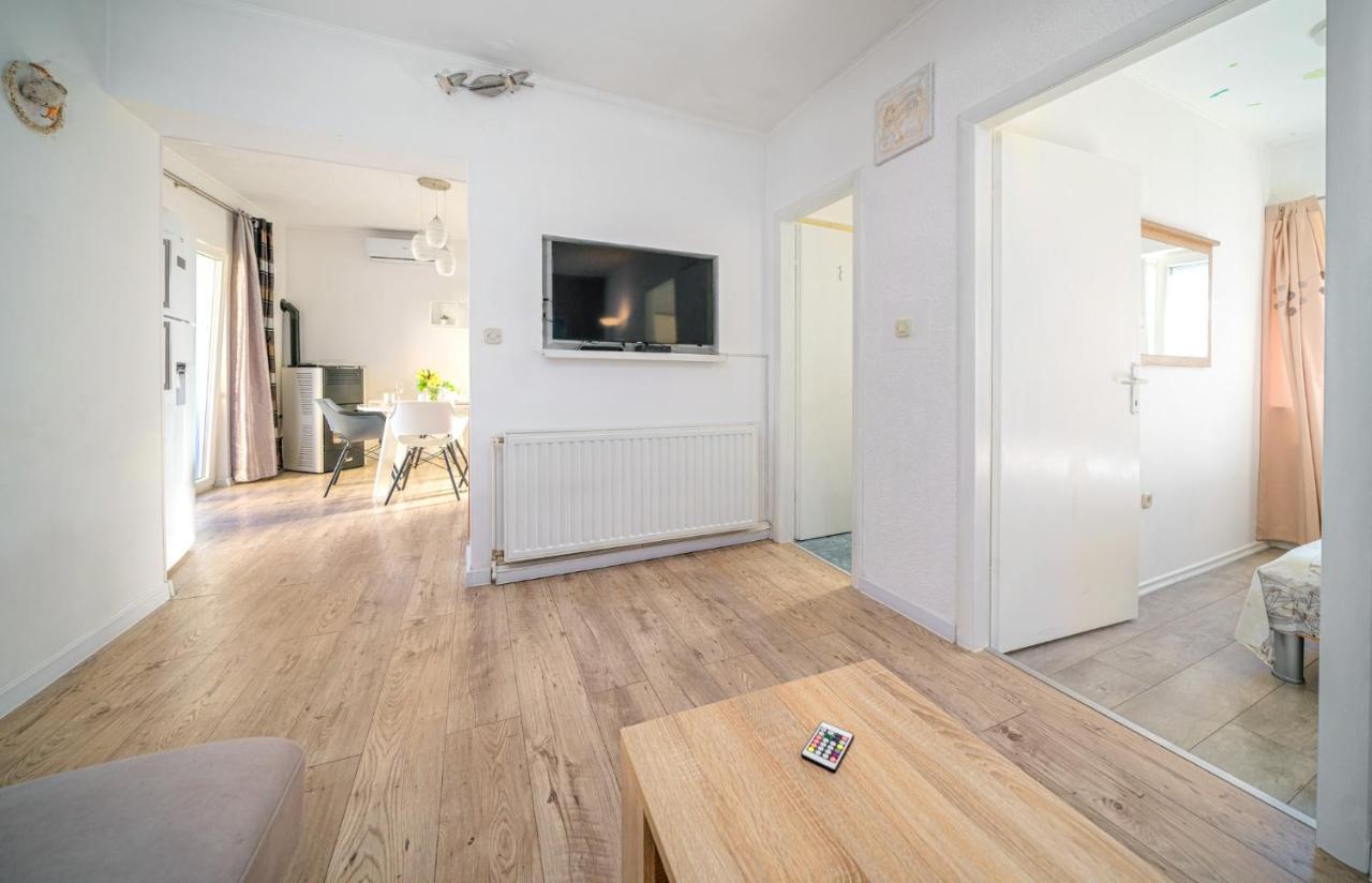 Apartmani Gabriella โวดีเซ ภายนอก รูปภาพ